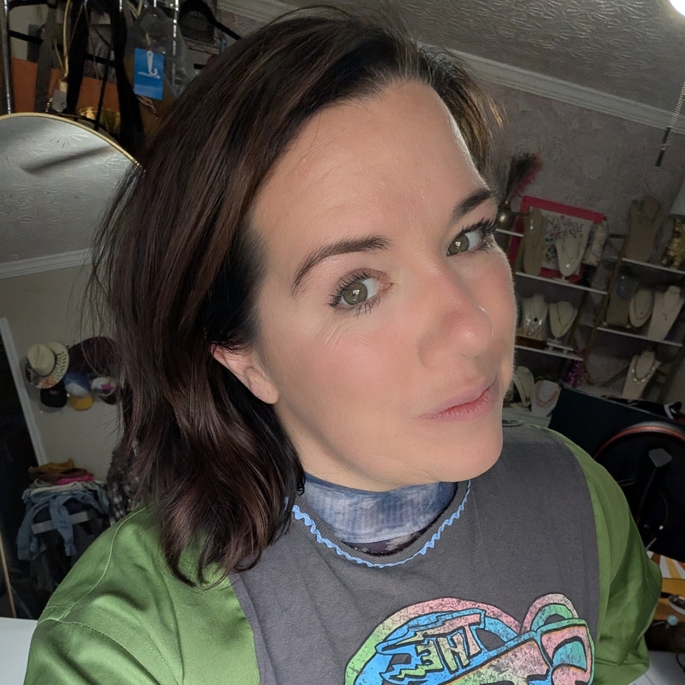 Meet your Posher, Holly